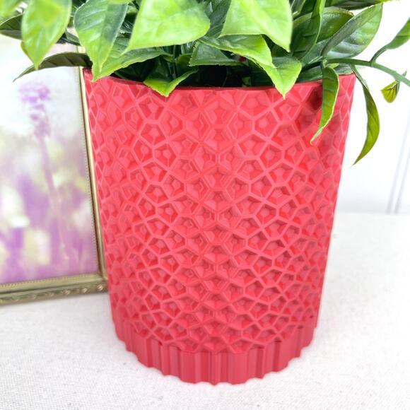 Modern Indoor Planter Pot, Ordan Planter Pot, Textured Flower Pot - Picture 2 of 9